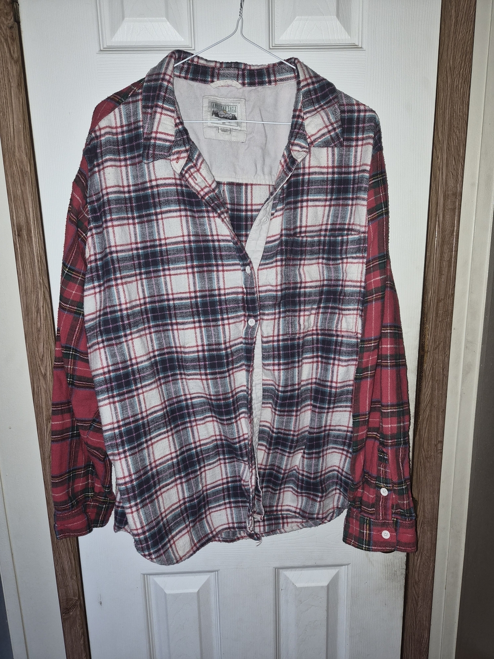 American Eagle Plaid Cotton Button Down in Red & White XL